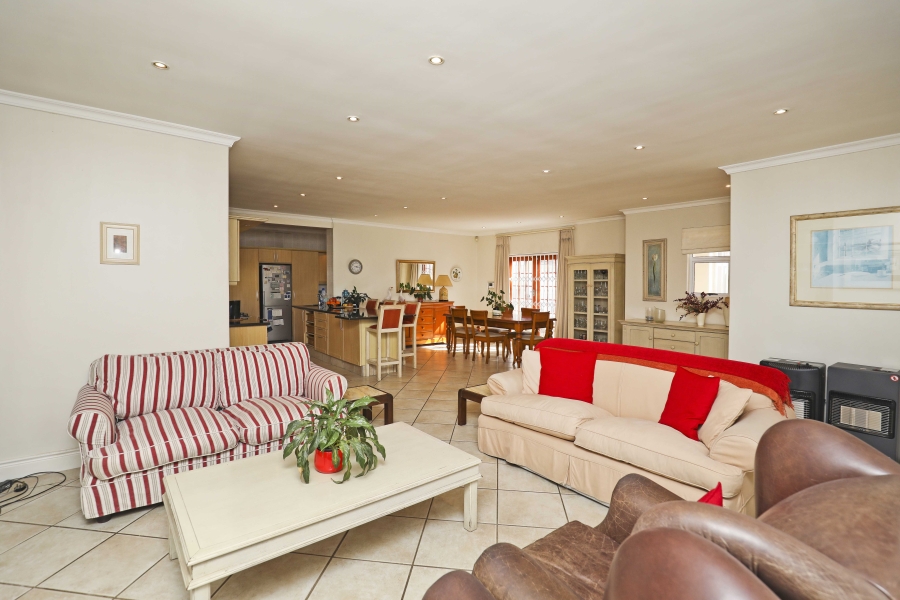 6 Bedroom Property for Sale in Constantia Western Cape